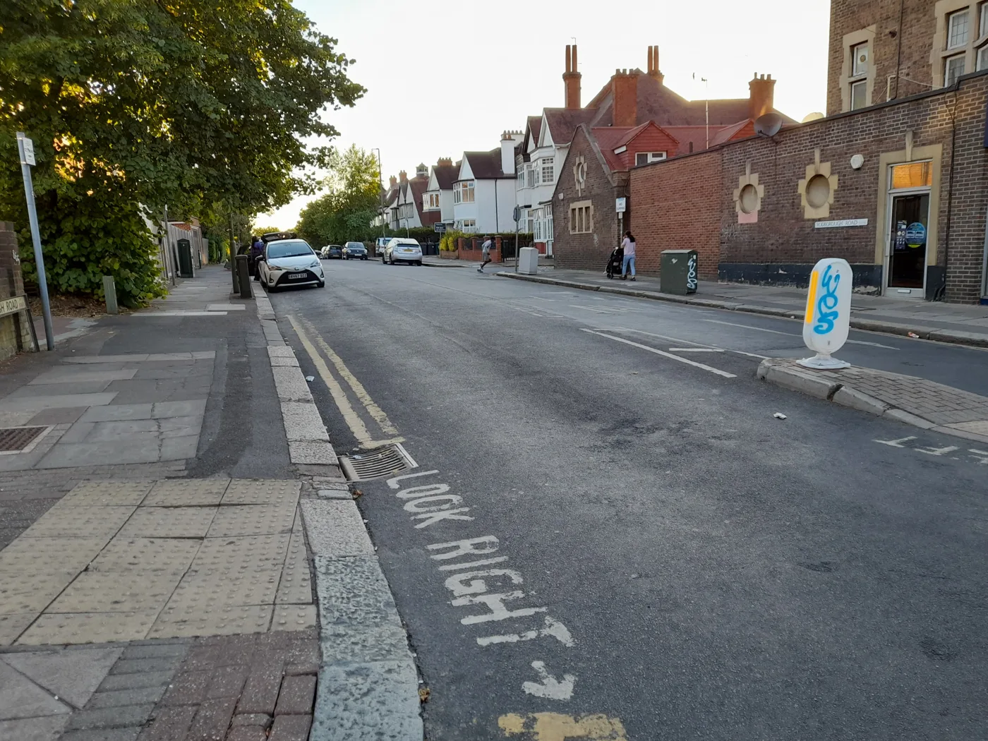 Rodborough Road at its Finchley Road end, Golders Green, near the application site